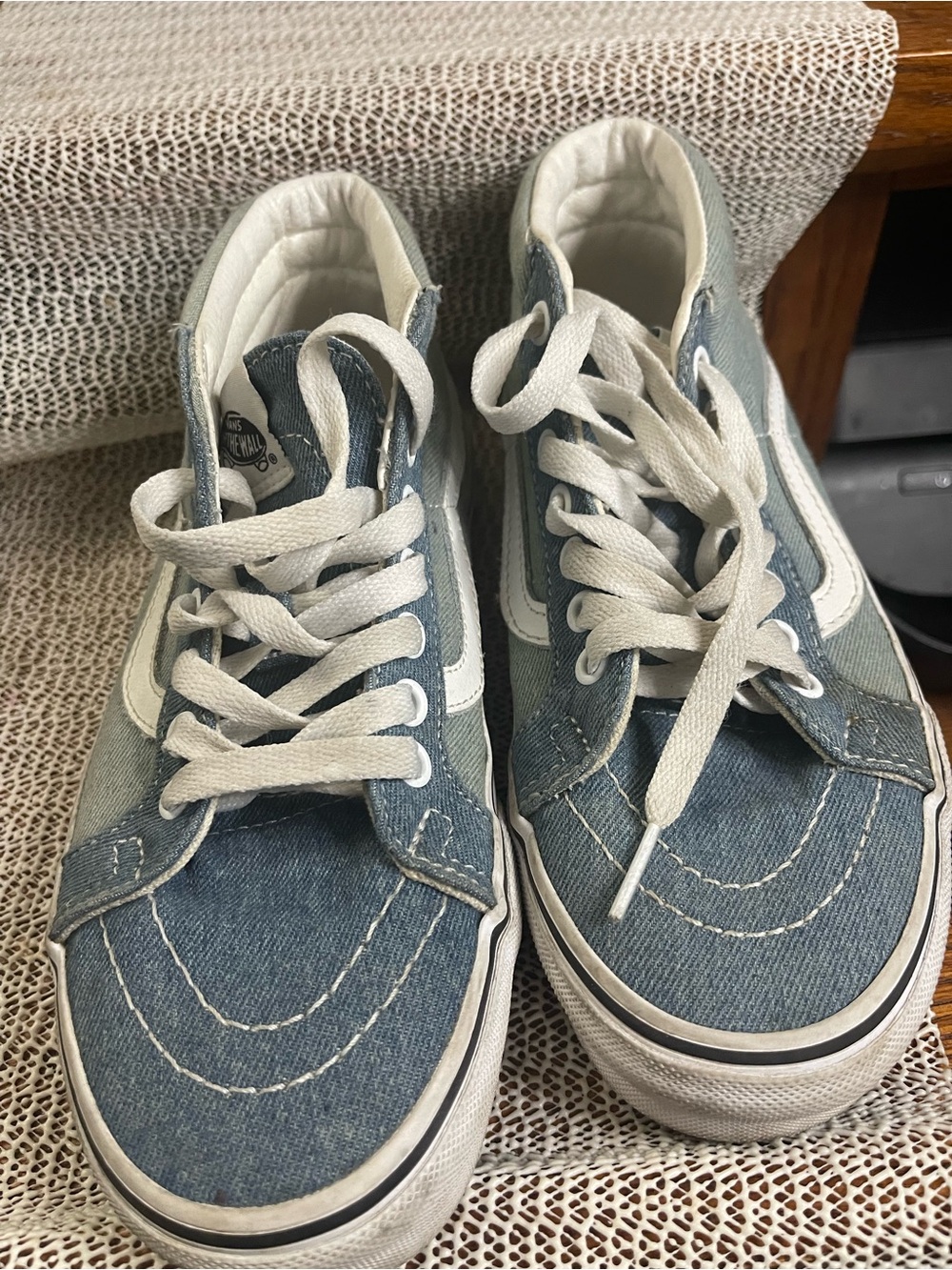 Size 7 Women’s Vans Classic Style Sk8-Mid Reissue Denim 2 Tone Shoes, good cond